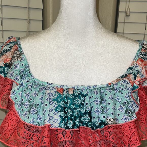 NWOT Sugarfox Off Shoulder Lacy Ruffle Top L - Picture 4 of 6